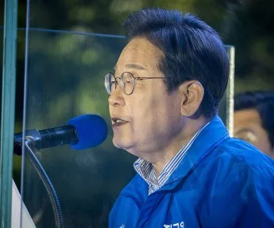 south-koreas-ruling-party-delays-push-to-pass-controversial-bills-2