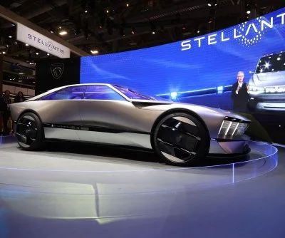 new-stellantis-ceo-antonio-filosia-officially-takes-lead-of-company-2