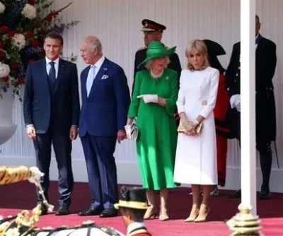 king-charles-iii-greets-frances-emmanuel-macron-on-state-visit
