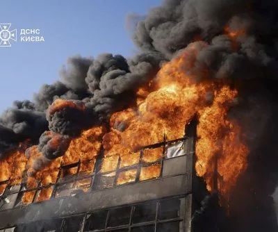 at-least-2-people-killed-24-hurt-in-russian-airborne-strikes-on-kyiv-2