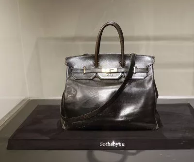 jane-birkins-original-hermes-bag-sells-for-10-million-at-auction-2