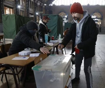 youth-voter-turnout-falls-across-latin-america-2