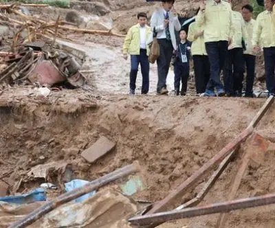 south-koreas-president-proclaims-disaster-after-19-die-in-flooding-2