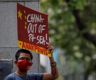 2-chinese-ships-crash-in-the-south-china-sea-chasing-philippine-boat-2
