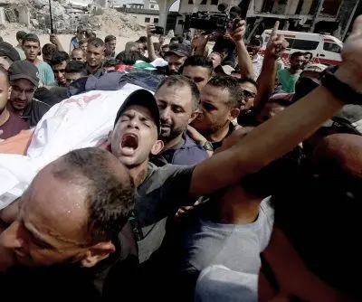 palestinian-journalists-killed-by-israel-mourned-in-gaza-funeral-2