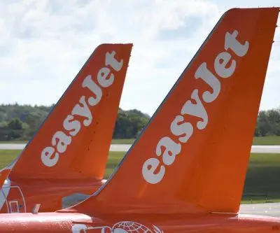 air-traffic-at-airport-in-britain-halted-after-jets-clip-wings-2