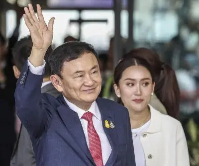 former-thai-leader-shinawatra-acquitted-of-insulting-the-monarchy