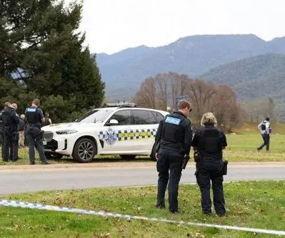 gunman-kills-two-officers-in-rural-australia-manhunt-underway-2