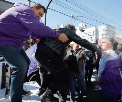 corruption-allegations-impact-argentina-president-mileis-popularity-2