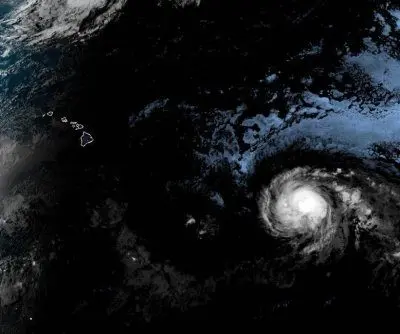 hurricane-kiko-weakens-to-category-3-heads-toward-hawaii-2