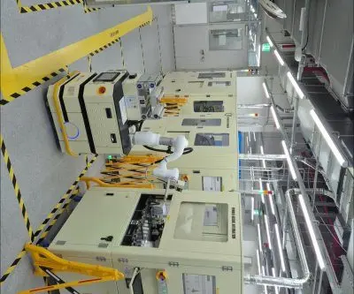 lg-chem-opens-autonomous-robotic-lab-2