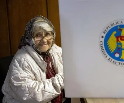 moldova-backs-eu-in-elections-marred-by-russian-interference-2
