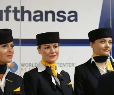 germanys-lufthansa-airline-to-cut-thousands-of-jobs-in-ai-boost