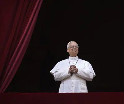 pope-leo-calls-for-care-for-the-poor-in-first-teaching-document-2