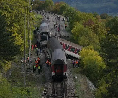 train-crash-injures-as-many-as-80-in-slovakia-2