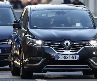 former-french-president-nicolas-sarkozy-begins-5-year-prison-sentence-2