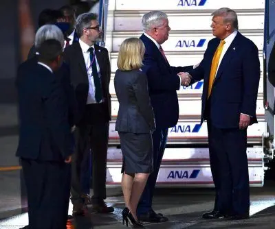 trump-meets-with-japanese-emperor-plans-to-meet-with-new-pm-tuesday-2