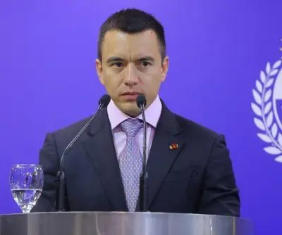 ecuador-president-seeks-to-reduce-number-of-legislators-by-half-2