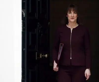 keir-starmer-rules-out-firing-british-chancellor-rachel-reeves-2