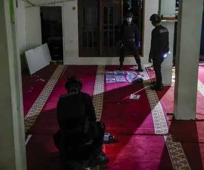 54-injured-in-bombing-at-jakarta-high-school-mosque-2