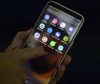 teens-fight-social-media-ban-in-australian-high-court-2