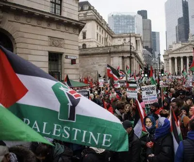 british-police-announce-crackdown-on-globalize-the-intifada-displays-2