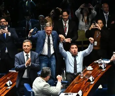 brazil-senate-oks-bill-that-could-cut-bolsonaro-sentence-veto-promised-2