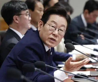 lee-assigns-unification-ministry-nk-role-urges-economic-diplomacy-2