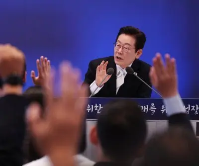 President Lee questions blocks on North Korean media, orders access opened