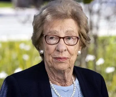 eva-schloss-stepsister-of-anne-frank-dies-at-96
