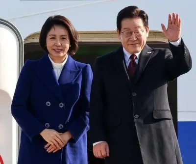 china-rolls-out-welcome-for-s-koreas-lee-seeks-neutral-stance-2