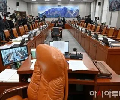 civic-audit-monitors-give-lee-governments-first-audit-an-f-2