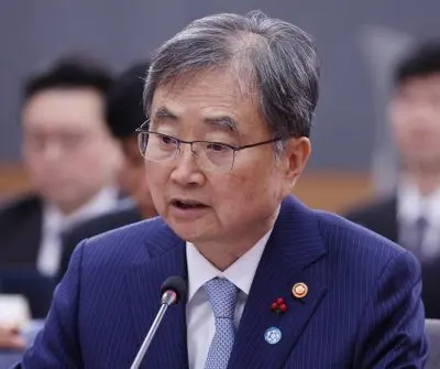 s-koreas-foreign-minister-to-suggest-africa-revisit-for-president-lee-2