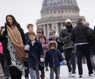 britain-hit-by-snow-ice-and-wind-from-storm-goretti-2