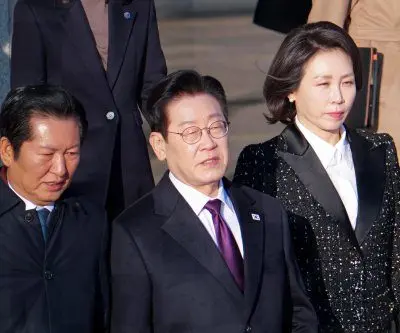 south-koreas-president-lee-visits-japan-for-summit-with-pm-takaichi-2