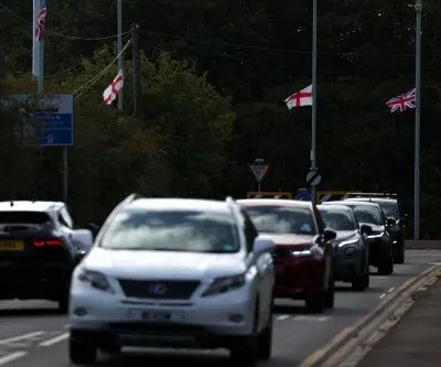 france-bans-10-british-anti-migrant-activists-2