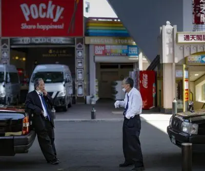 Osaka police arrest six over unlicensed taxis aimed at Chinese tourists
