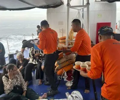at-least-18-killed-two-dozen-missing-after-ferry-sinks-in-philippines-2