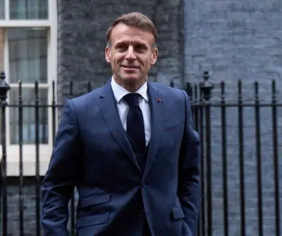 france-weighs-banning-children-under-15-from-social-media-2