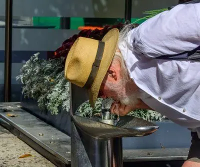 firefighters-battle-out-of-control-fires-in-victoria-amid-record-heat-2