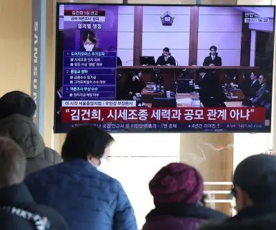 ex-first-lady-kim-keon-hee-sentenced-to-20-months-in-prison-in-corruption-trial-2