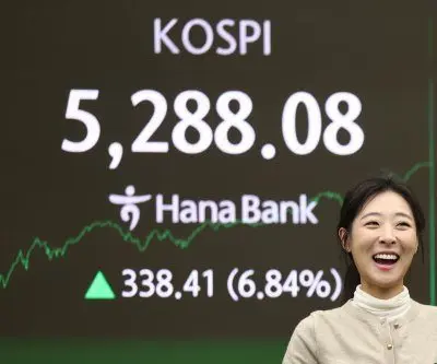 seoul-stocks-soar-nearly-7-pct-to-fresh-high-on-bargain-hunting-2