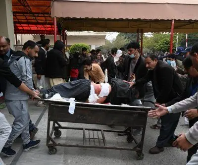 pakistan-mosque-bombing-kills-31-injures-169-2