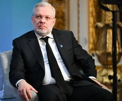 ukraines-ex-energy-minister-detained-while-trying-to-leave-the-country-2