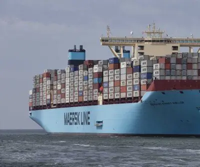 war-prompts-maersk-to-suspend-shipping-routes-serving-persian-gulf