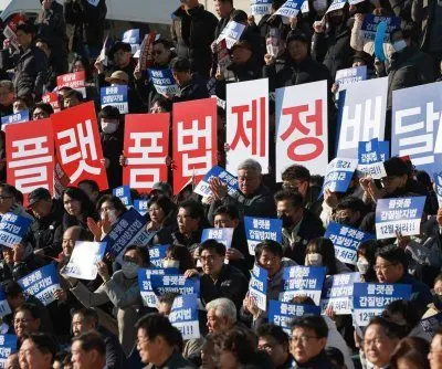 Platform Regulations That Do More Harm Than Good Should Be Avoided