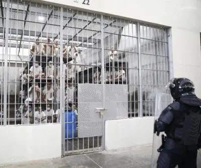 colombias-petro-calls-el-salvador-prisons-concentration-camps-2