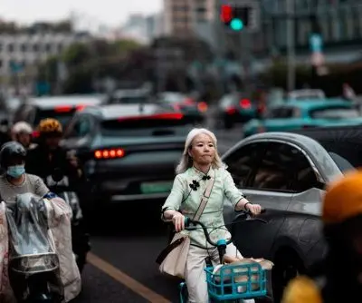 china-posts-50-q1-growth-defying-war-concerns