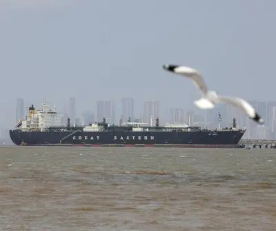 iran-blocks-strait-of-hormuz-fires-on-commercial-ships-2