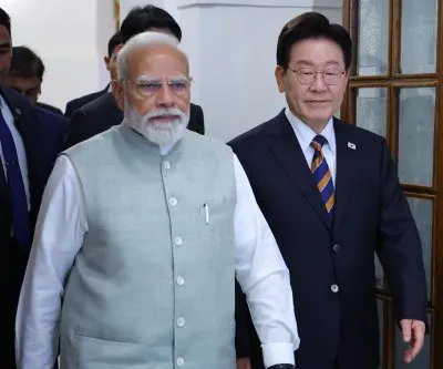 Lee holds summit with Indian PM Modi on economic ties, supply chains
